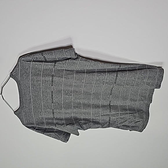 American Eagle medium grey standard fit short sleeve shirt - Picture 3 of 7